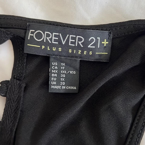 Forever 21 full length, lace up back, dress 1X - Picture 6 of 6